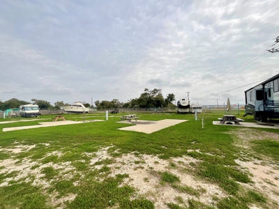 RV PARK In HOLIDAY BEACH - image 3