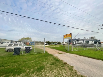 RV PARK In HOLIDAY BEACH - image 4