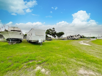 RV PARK In HOLIDAY BEACH - image 12