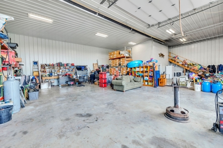 Exclusive Property with Morton Building - image 18