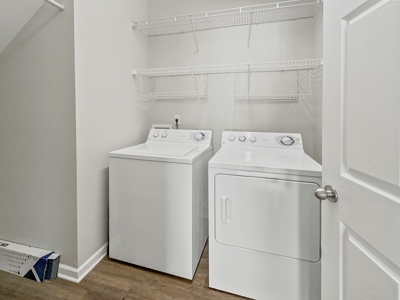 Elegant 3BR/3BA Spring Hill Home with Modern Upgrades - image 28