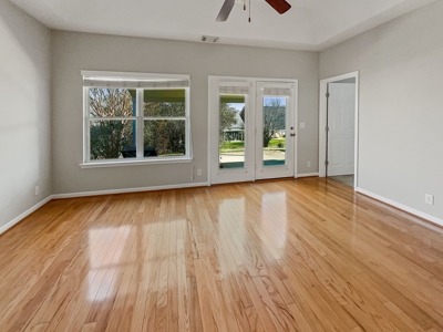 Elegant 3BR/3BA Spring Hill Home with Modern Upgrades - image 7