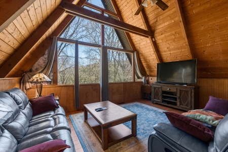 Enchanting 58.92-Acre Estate with Rustic Guest House - image 15