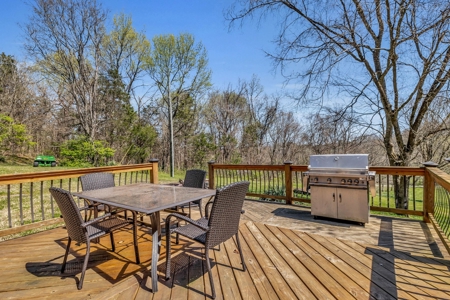 Enchanting 58.92-Acre Estate with Rustic Guest House - image 8