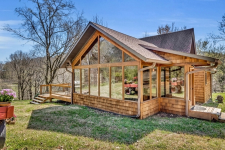 Enchanting 58.92-Acre Estate with Rustic Guest House - image 5