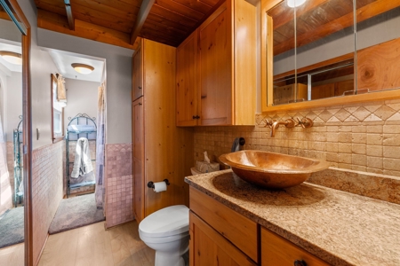 Enchanting 58.92-Acre Estate with Rustic Guest House - image 9