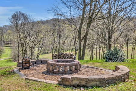 Enchanting 58.92-Acre Estate with Rustic Guest House - image 3