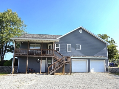 Equisite Missouri Ozarks Home with Breathtaking Views - image 23