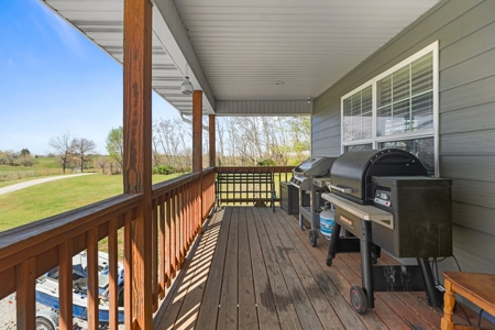 Equisite Missouri Ozarks Home with Breathtaking Views - image 22