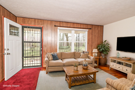 Country home for sale on Lake Cumberland in Monticello KY - image 45