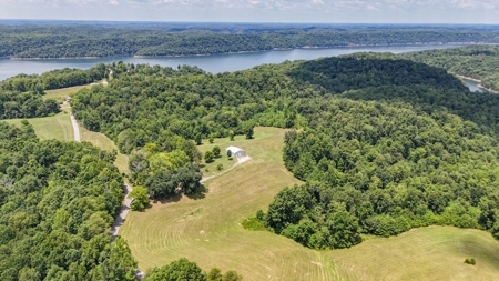 Country home for sale on Lake Cumberland in Monticello KY - image 43