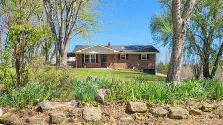 Country home for sale on Lake Cumberland in Monticello KY - image 1