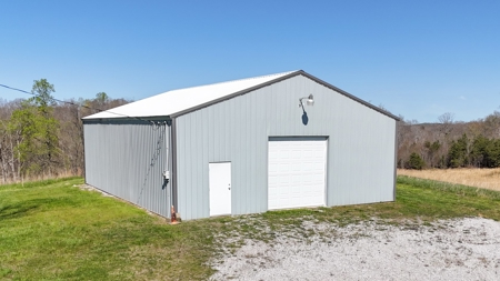 Country home for sale on Lake Cumberland in Monticello KY - image 27