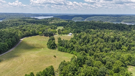 Country home for sale on Lake Cumberland in Monticello KY - image 41
