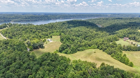 Country home for sale on Lake Cumberland in Monticello KY - image 44