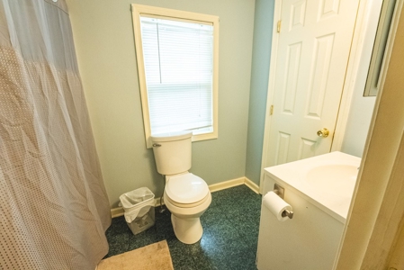 Home, Building and Lake for Sale Near Downtown Salem VA - image 26