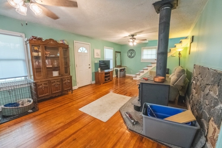 Home, Building and Lake for Sale Near Downtown Salem VA - image 37