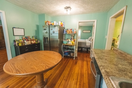 Home, Building and Lake for Sale Near Downtown Salem VA - image 30