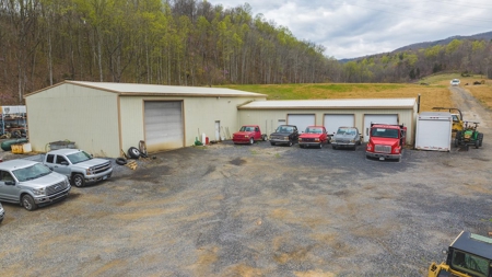 Home, Building and Lake for Sale Near Downtown Salem VA - image 1