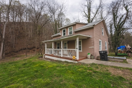 Home, Building and Lake for Sale Near Downtown Salem VA - image 40