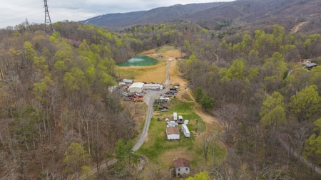 Home, Building and Lake for Sale Near Downtown Salem VA - image 17