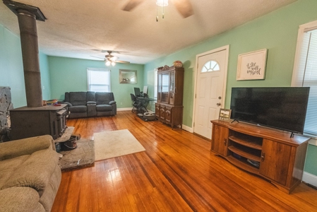 Home, Building and Lake for Sale Near Downtown Salem VA - image 36