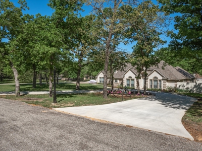 Mineola Texas Move In Ready 4/3.5/3 Hickory Creek Estates - image 2