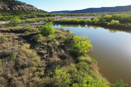 West Texas Pecos River Lake Ranch near Fort Lancaster - image 24