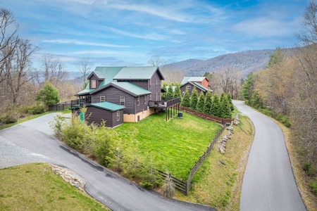 Cabin for Sale in Sugar Grove NC - image 33