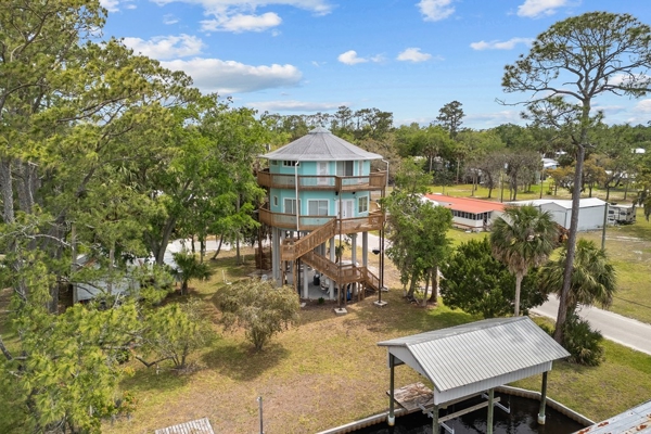 Waterfront House For Sale In Suwannee Florida!!