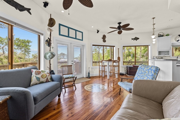 Waterfront House For Sale In Suwannee Florida!!