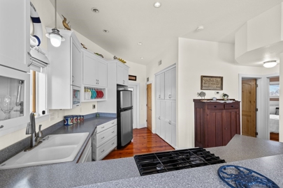 Listing 28