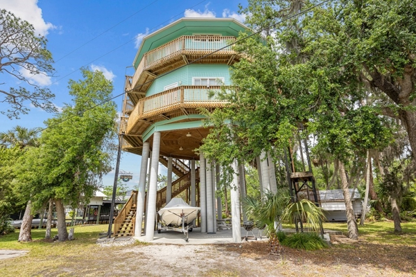 Waterfront House For Sale In Suwannee Florida!!
