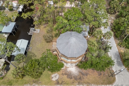 Waterfront House For Sale In Suwannee Florida!! - image 48