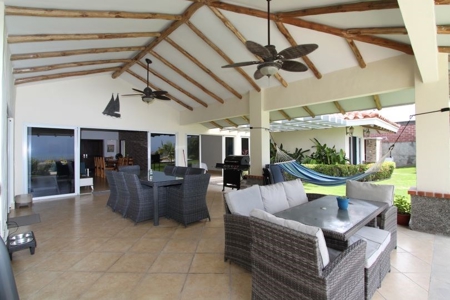 Stunning Oceanfront Residence with Spectacular Pacific View - image 18
