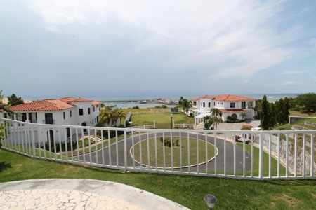 Stunning Oceanfront Residence with Spectacular Pacific View - image 13