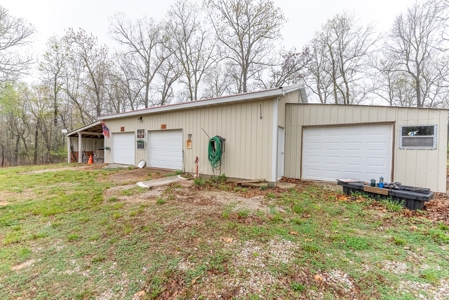 Country Home and Acreage in the Southern Missouri Ozarks - image 18