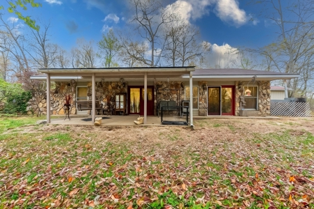 Country Home and Acreage in the Southern Missouri Ozarks - image 2
