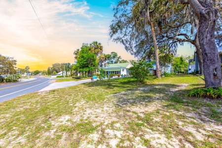 Steinhatchee Waterfront Income-Producing Home For Sale - image 8