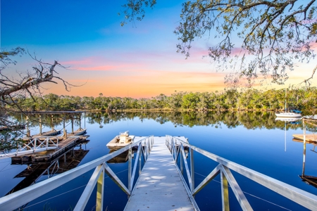 Steinhatchee Waterfront Income-Producing Home For Sale - image 19