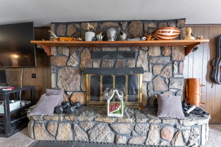 Country Home with acreage in Oregon County - image 9