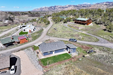 Country Home For Sale in Collbran Colorado - image 2