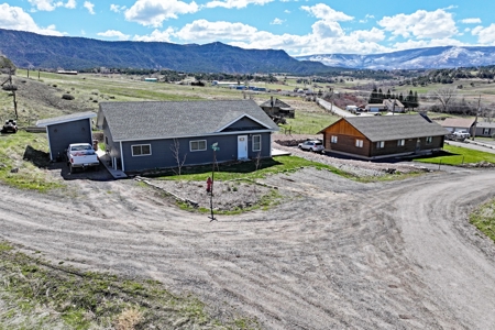 Country Home For Sale in Collbran Colorado - image 3