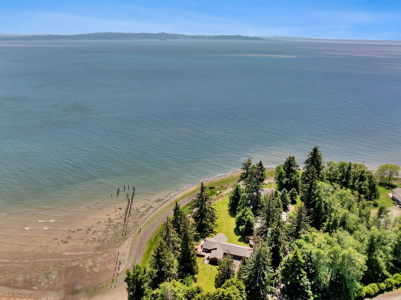 Private Columbia Riverfront Home with Stunning Panoramic Views - image 21