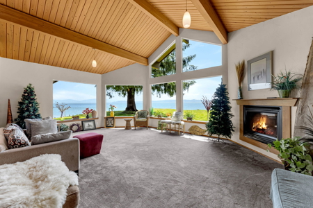 Private Columbia Riverfront Home with Stunning Panoramic Views - image 14