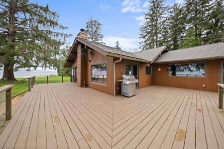 Waterfront Property in Naselle, WA For Sale - image 29