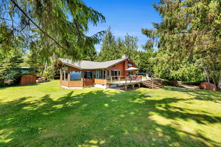 Private Columbia Riverfront Home with Stunning Panoramic Views - image 3
