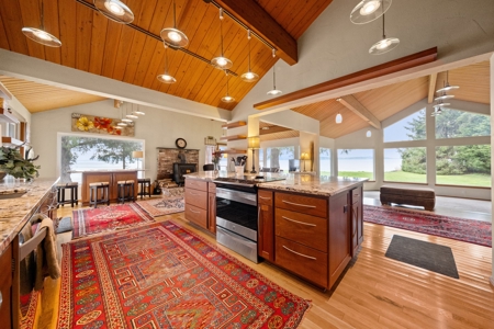 Waterfront Property in Naselle, WA For Sale - image 7