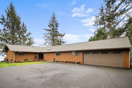 Waterfront Property in Naselle, WA For Sale - image 32