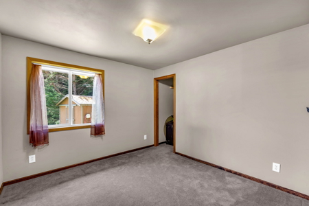 Private Columbia Riverfront Home with Stunning Panoramic Views - image 20
